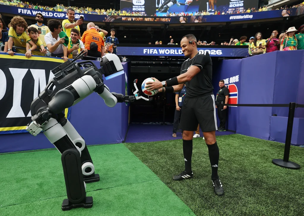 FIFA Dünya Kupası'nda Bir İlk: Atlas Robot Sahaya Çıktı